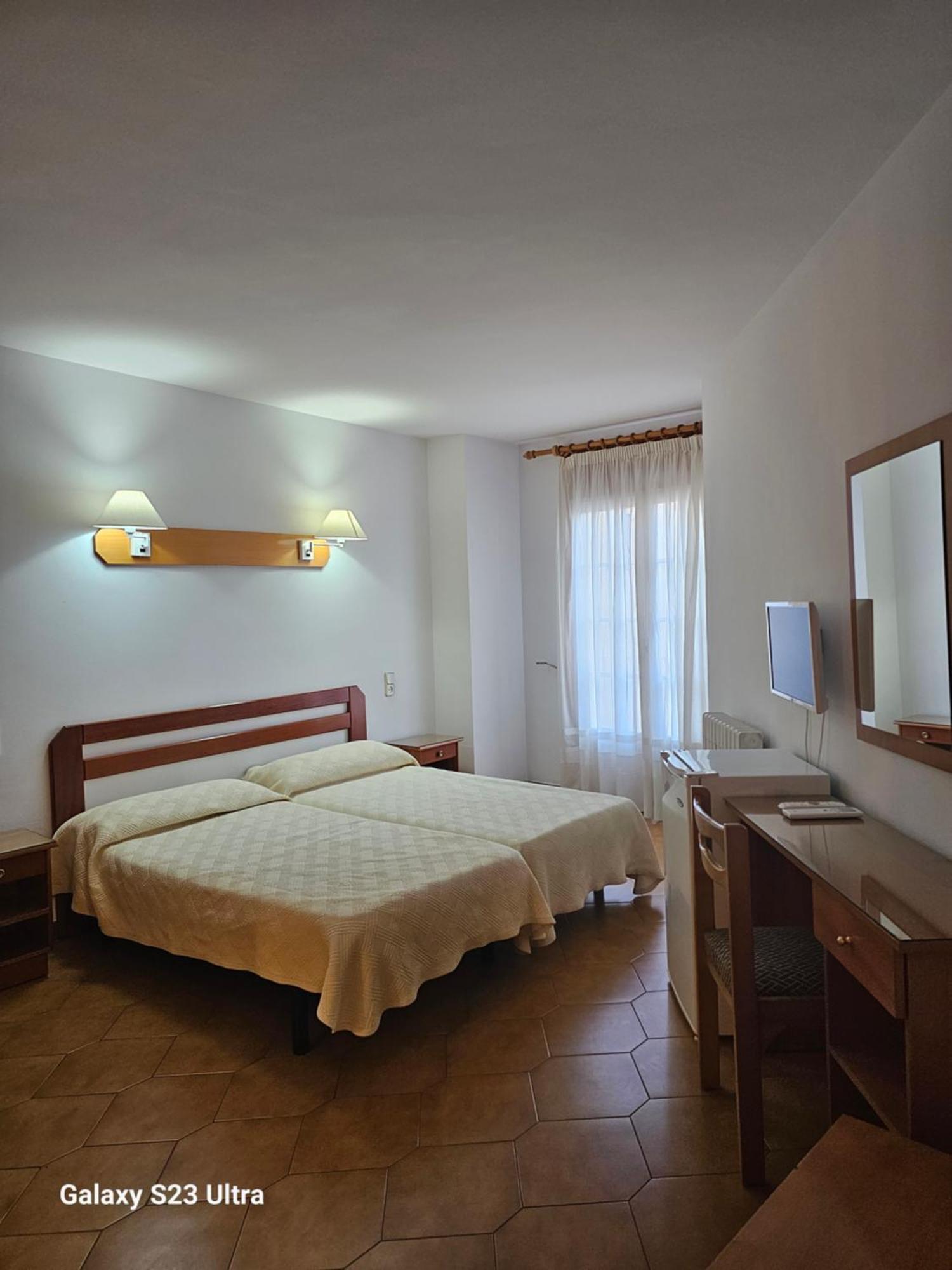 Hotel Blue Spot Мальграт-де-Мар Экстерьер фото
