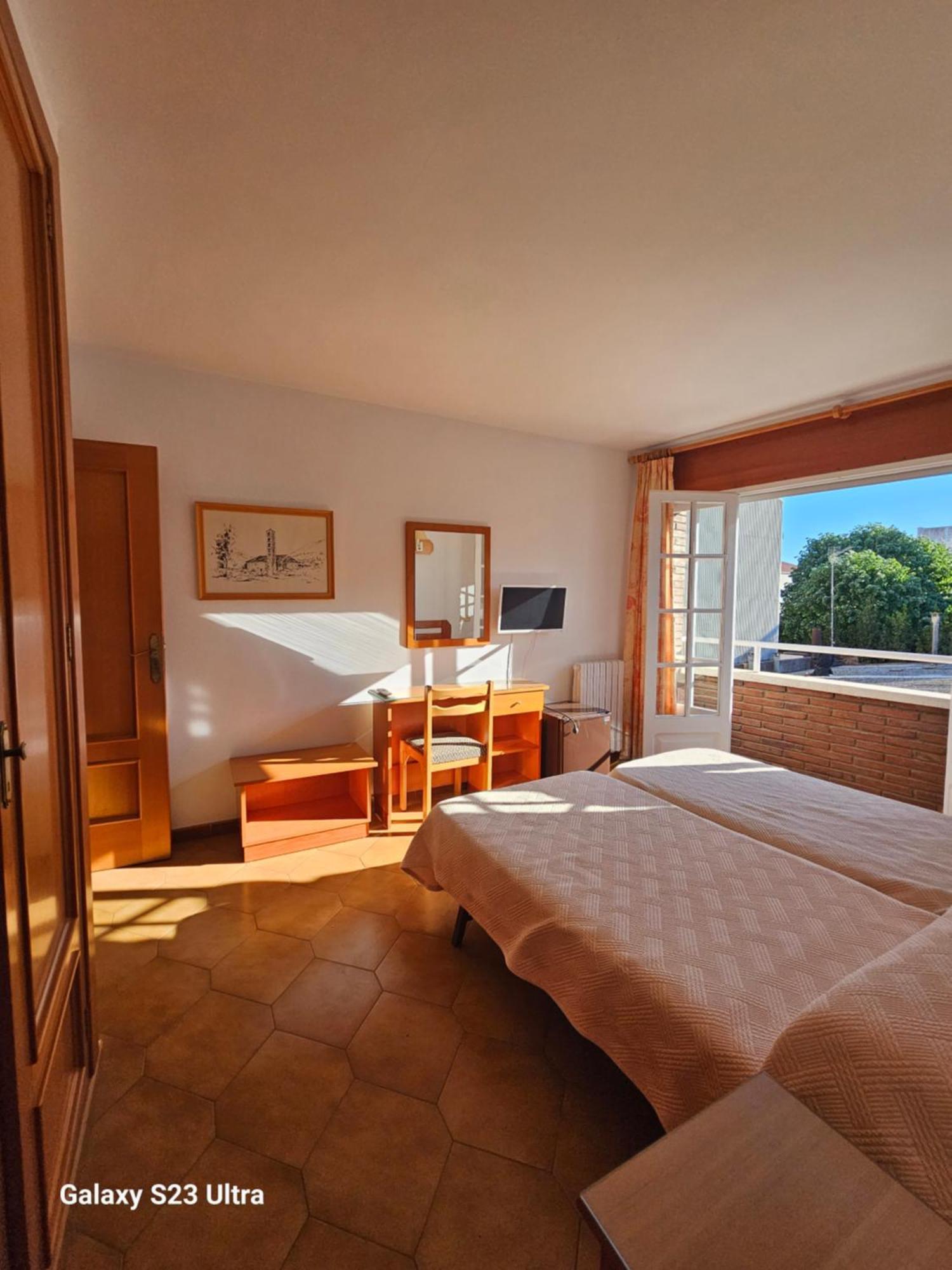 Hotel Blue Spot Мальграт-де-Мар Экстерьер фото
