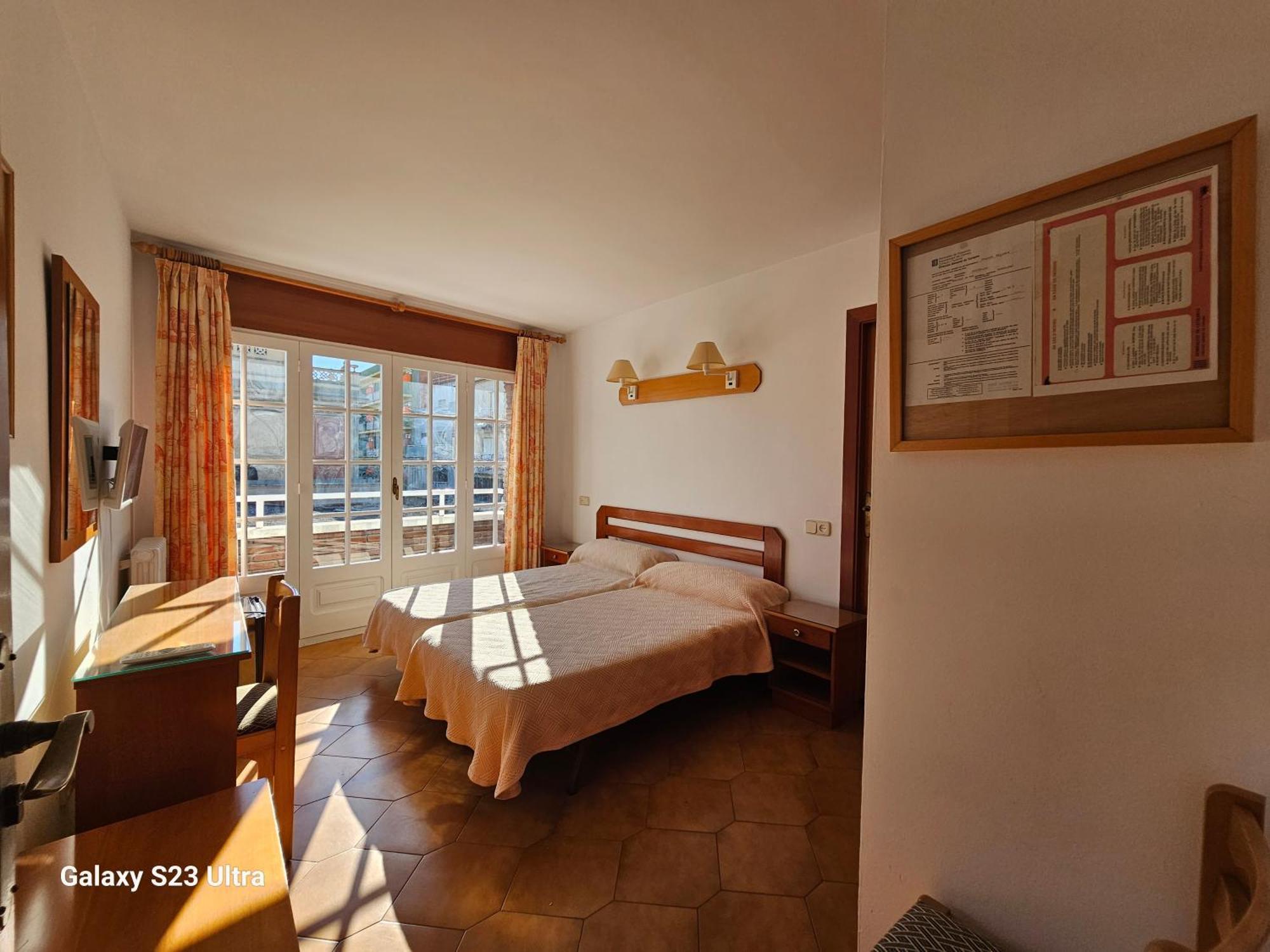 Hotel Blue Spot Мальграт-де-Мар Экстерьер фото
