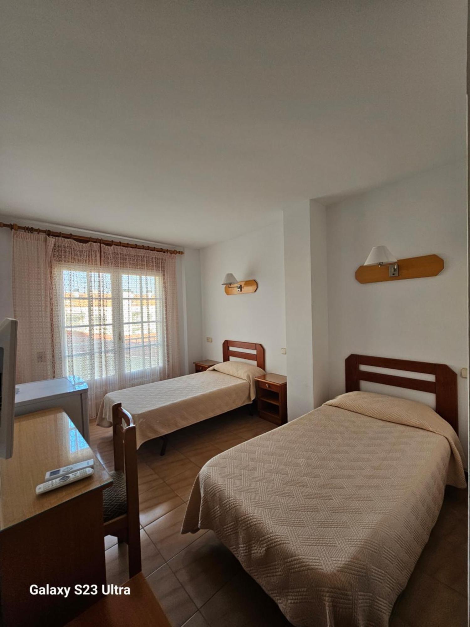 Hotel Blue Spot Мальграт-де-Мар Экстерьер фото