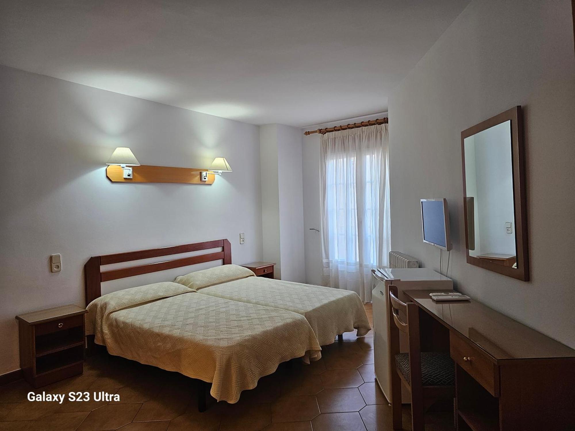 Hotel Blue Spot Мальграт-де-Мар Экстерьер фото
