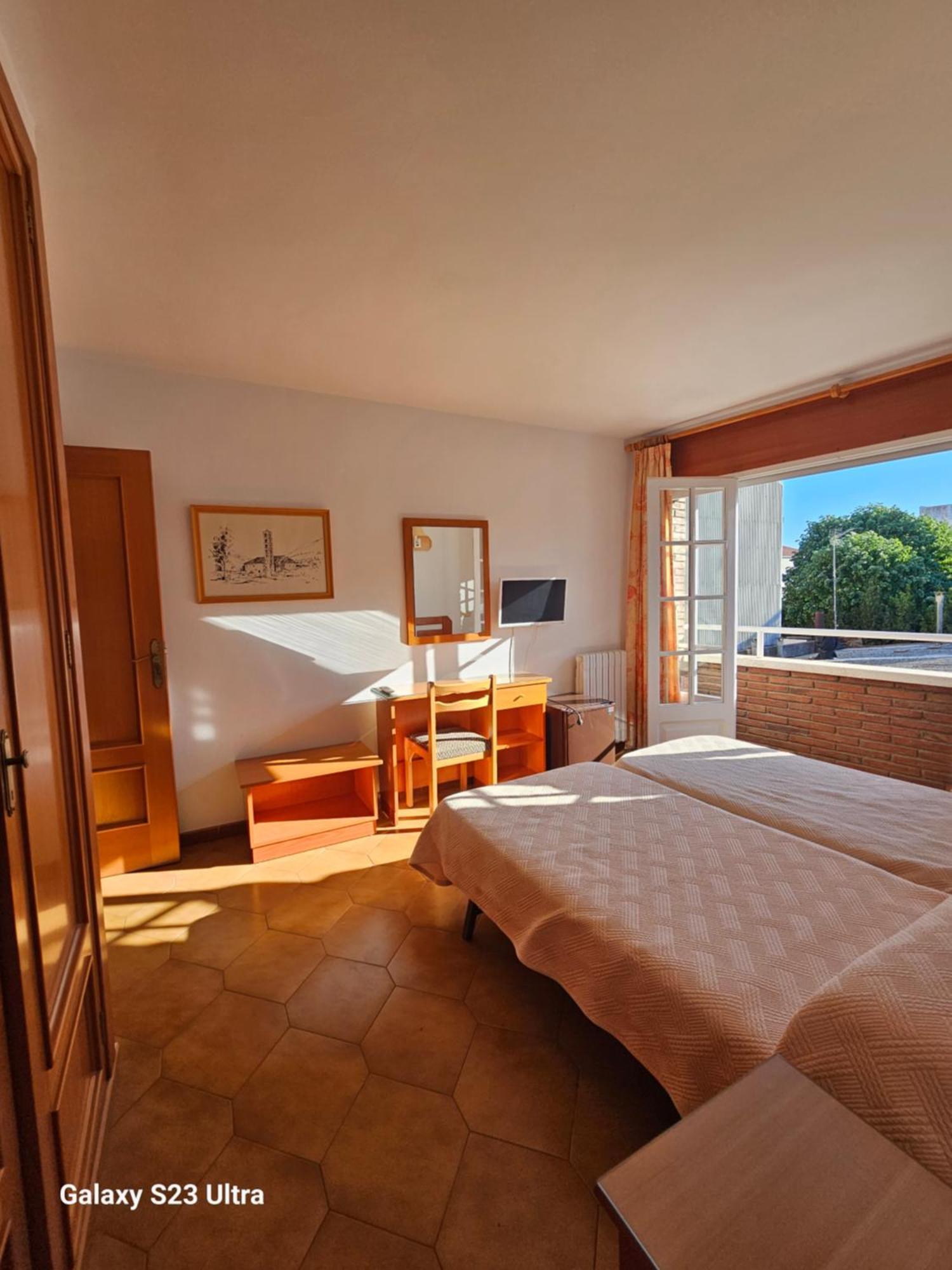 Hotel Blue Spot Мальграт-де-Мар Экстерьер фото