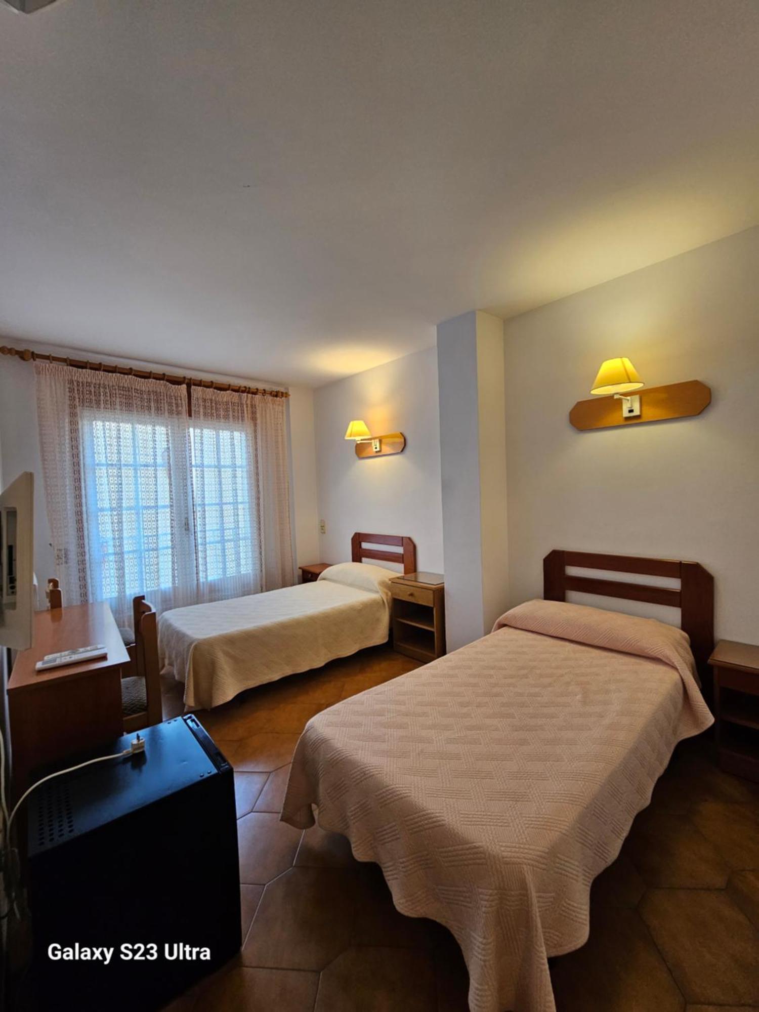 Hotel Blue Spot Мальграт-де-Мар Экстерьер фото