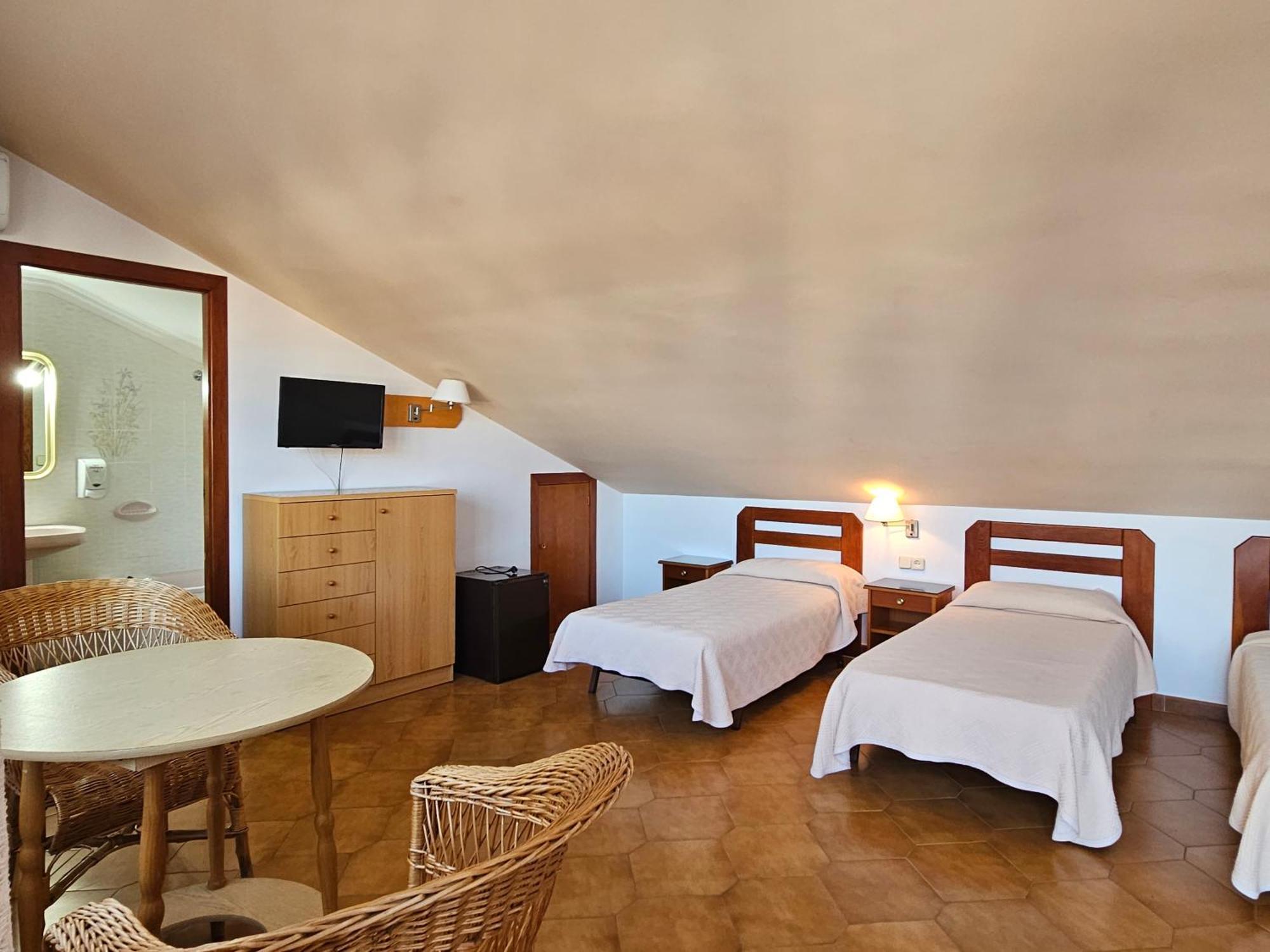 Hotel Blue Spot Мальграт-де-Мар Экстерьер фото
