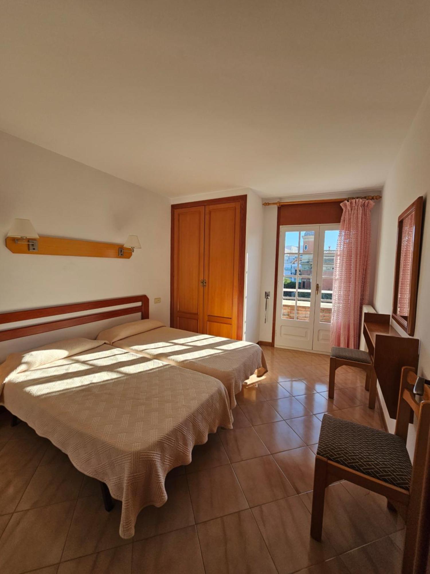 Hotel Blue Spot Мальграт-де-Мар Экстерьер фото