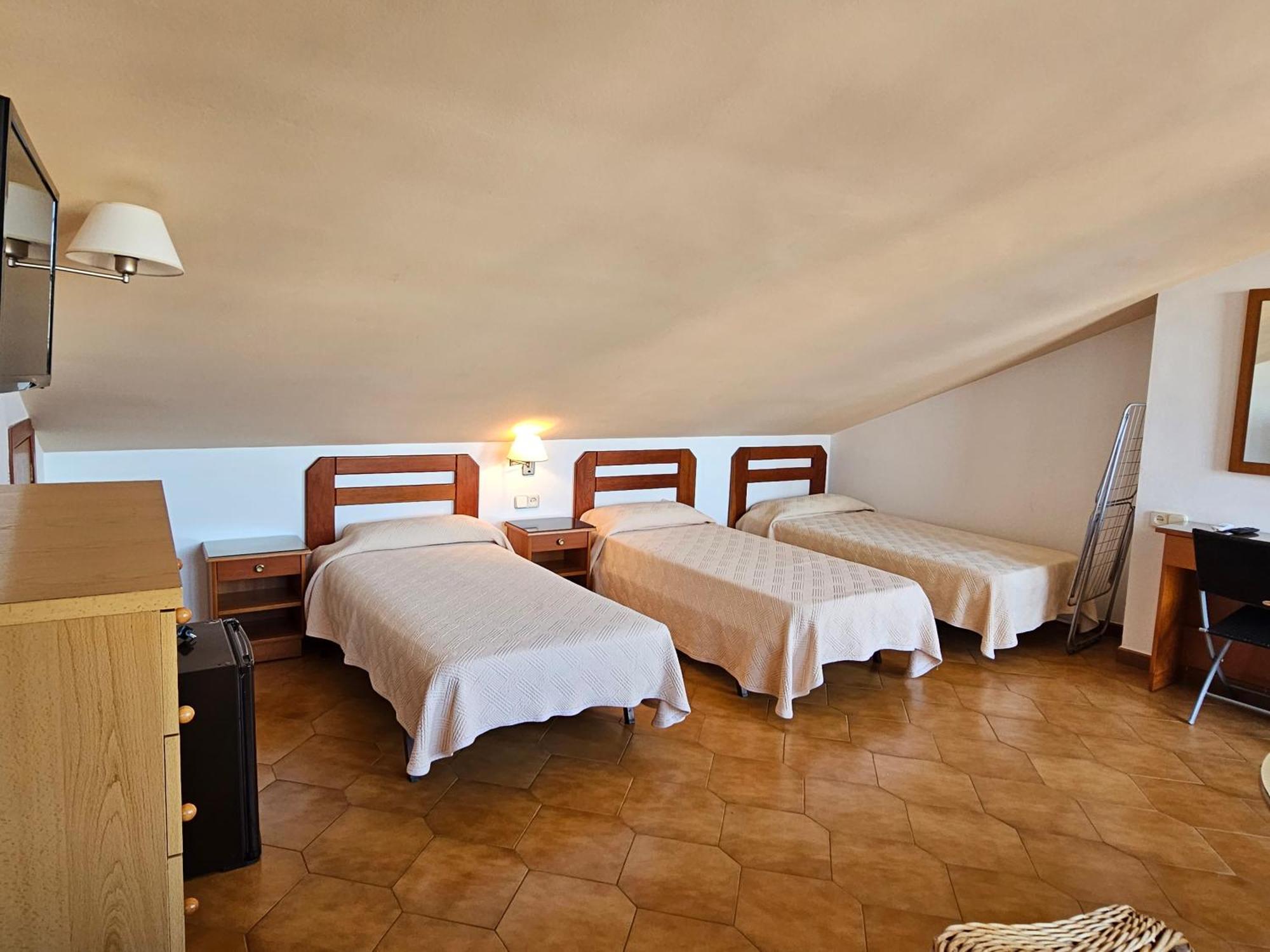 Hotel Blue Spot Мальграт-де-Мар Экстерьер фото